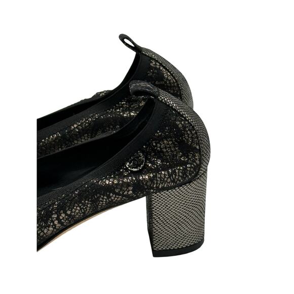 Chanel Black Gold Embossed Lace Pumps *SIZE 36C*Very nice Vintage Condition - Picture 6 of 16